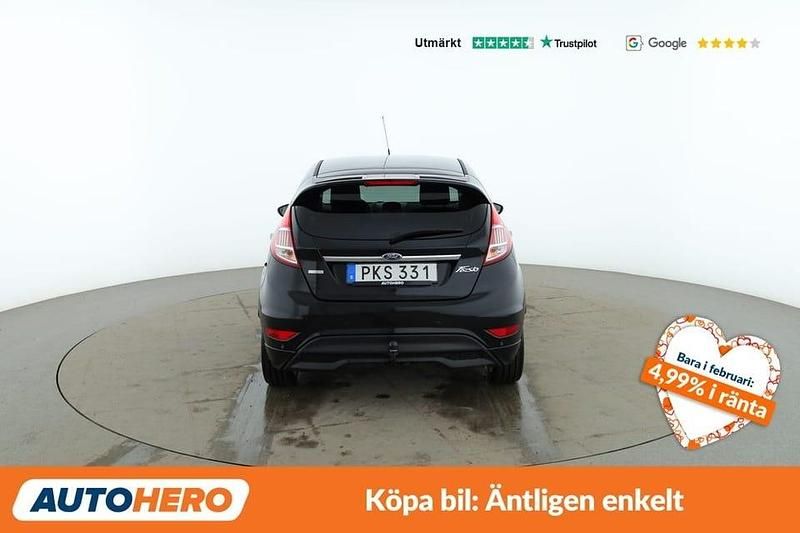 Begagnad Ford Fiesta Titanium 101 HK (74 kW) 2017 Svart Sedan