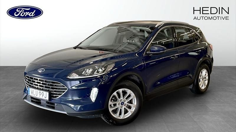 Silver Begagnad 2022 Ford Kuga Titanium SUV | 244 900 kr (Marknadspris) - Bild 1/4