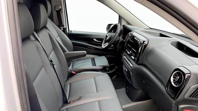 Begagnad Mercedes Vito 190 HK (139 kW) 2025 Vit Van