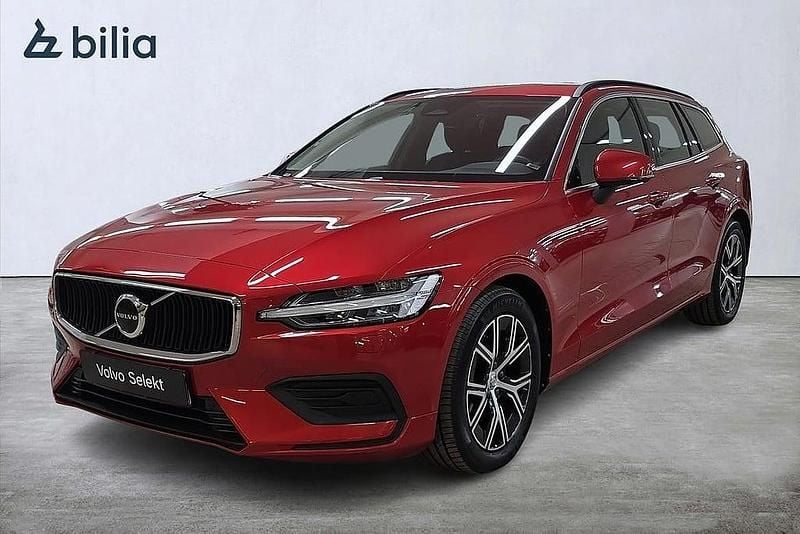Begagnad Volvo V60 Core 163 HK (119 kW) 2023 Röd Kombi