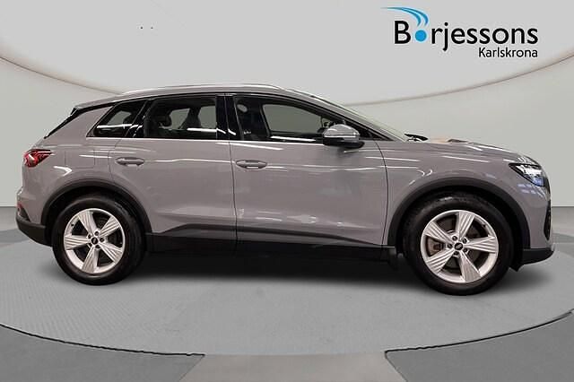 Begagnad Audi Q4 e-tron Proline 210 kW (286 HK) 2023 Kiselgrå SUV