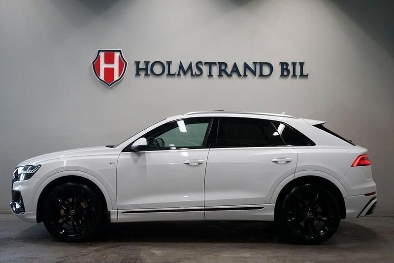 Vit Begagnad 2019 Audi Q8 S-Line SUV | 529 900 kr - Bild 1/4