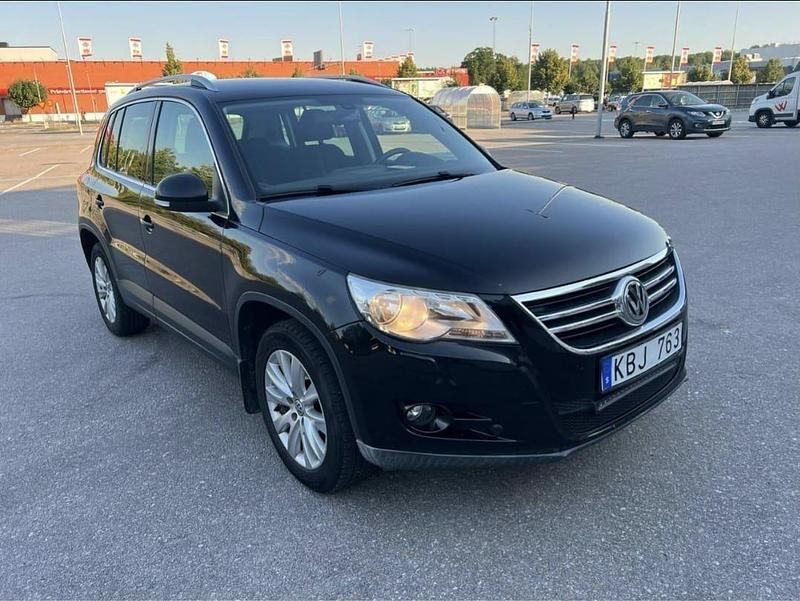 Svart Begagnad 2010 VW Tiguan Sportline SUV | 59 000 kr (Lite dyr) - Bild 1/4
