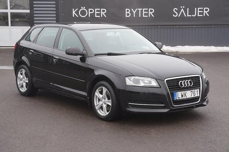 Begagnad Audi A3 Proline 105 HK (77 kW) 2012 Brilliantsvart Halvkombi