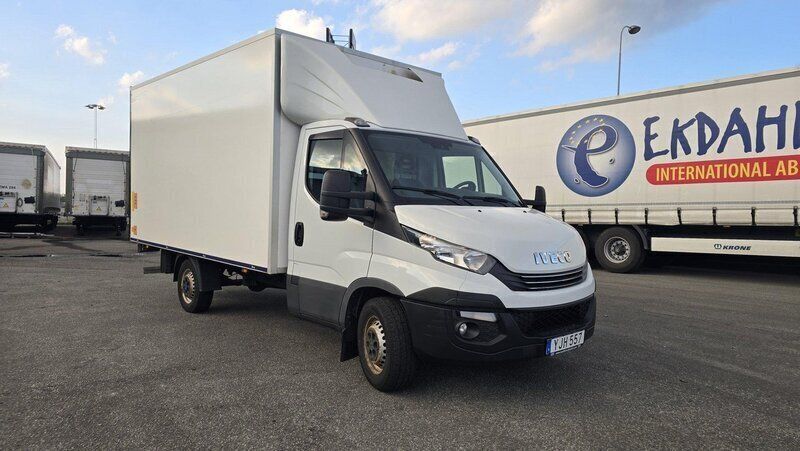Vit Begagnad 2017 Iveco Daily | 129 000 kr - Bild 1/4