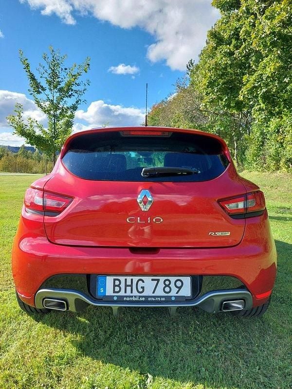 Röd Begagnad 2014 Renault Clio R.S. R.S. Halvkombi | 148 000 kr - Bild 1/3