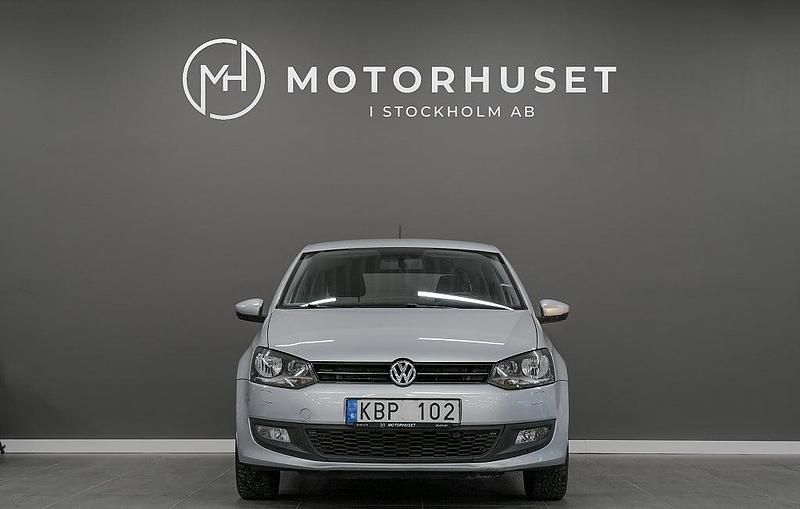 Begagnad VW Polo 90 HK (66 kW) 2012 Silver Halvkombi