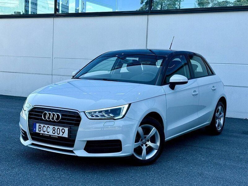 Vit Begagnad 2015 Audi A1 Sportback Sport Halvkombi | 139 900 kr (Marknadspris) - Bild 1/4