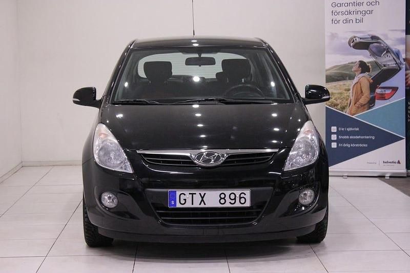 Begagnad Hyundai i20 Premium 78 HK (57 kW) 2012 Svart Halvkombi
