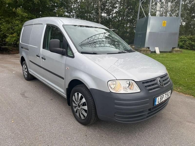 Silver Begagnad 2010 VW Caddy Maxi Minibuss | 59 500 kr (Bra pris) - Bild 1/4