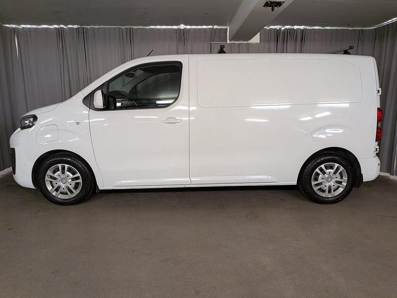 Begagnad Peugeot e-Expert 100 kW (136 HK) 2021 Vit Van