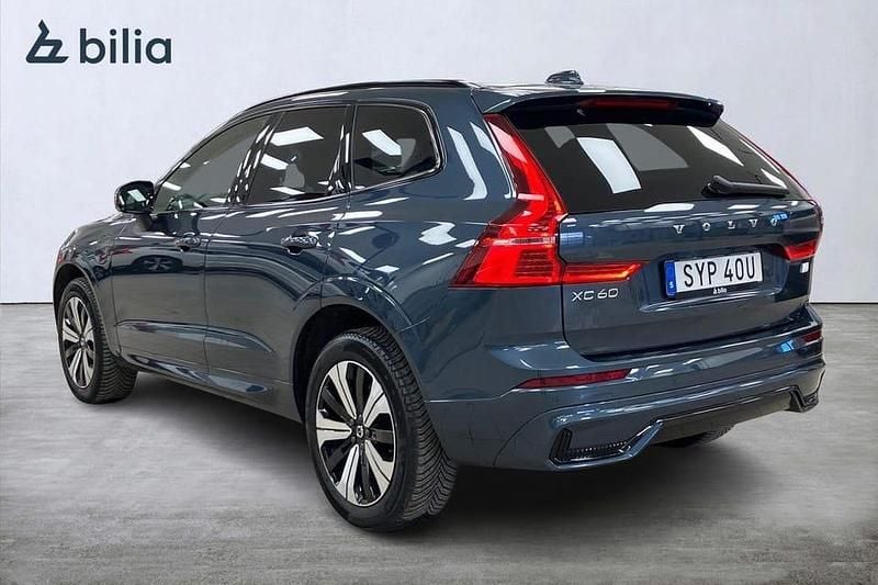 Begagnad Volvo XC60 Plus 355 HK (261 kW) 2023 Blå SUV