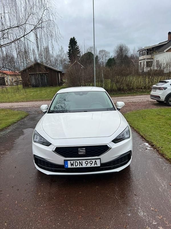 Begagnad 2020 Seat Leon Halvkombi | 145 000 kr (Marknadspris) - Bild 1/4