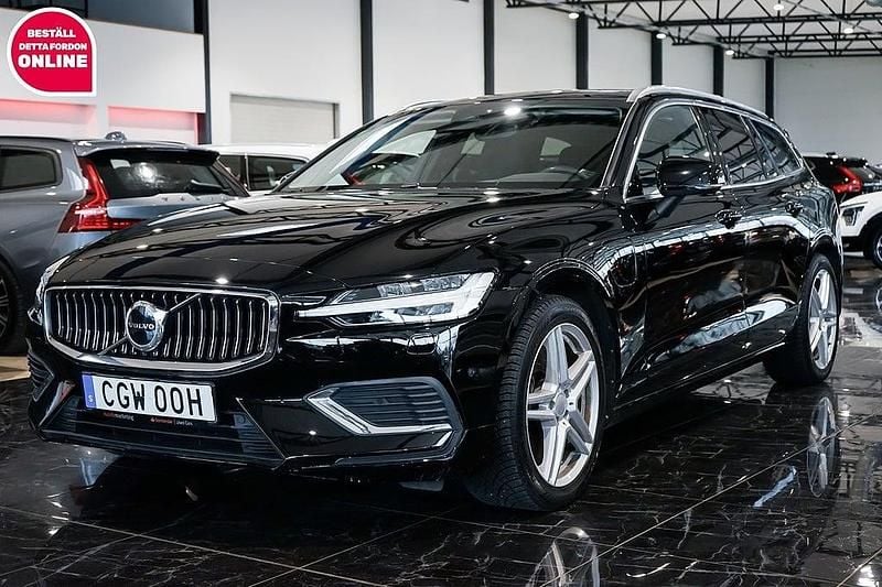 Svart Begagnad 2022 Volvo V60 Kombi | 344 500 kr (Marknadspris) - Bild 1/4