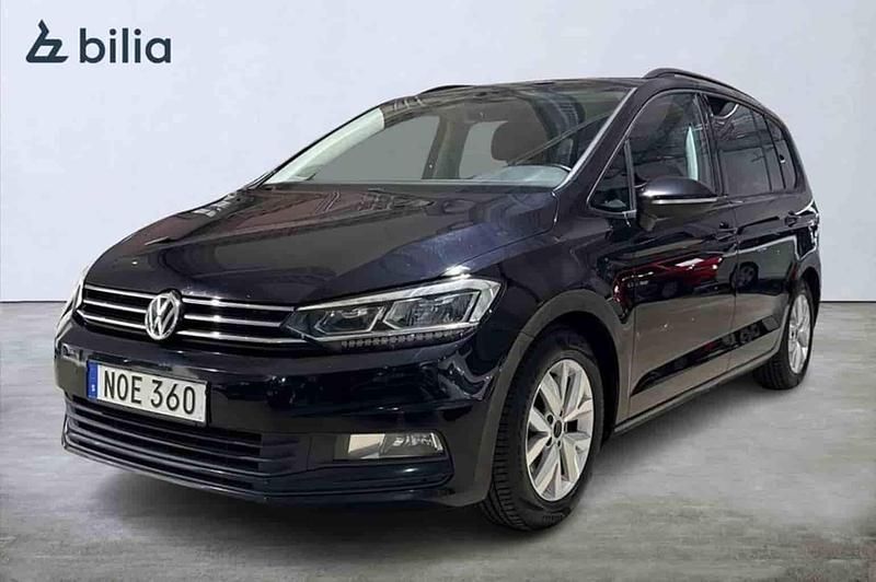 Svart Begagnad 2016 VW Touran Minibuss | 144 900 kr - Bild 1/1