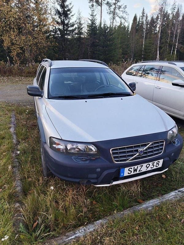 Grå Begagnad 2002 Volvo XC70 Kombi | 22 000 kr (Superpris) - Bild 1/4