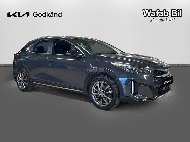 Begagnad Kia XCeed Advance 105 HK (77 kW) 2022 /h8g/ penta metal m SUV