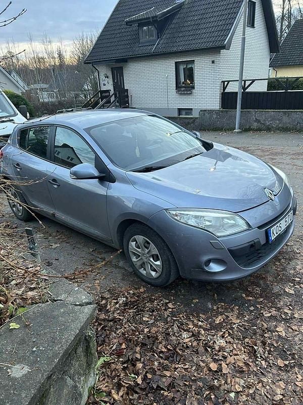 Begagnad 2010 Renault Mégane III Halvkombi | 24 000 kr - Bild 1/4