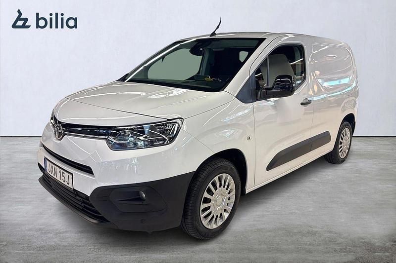 Vit Begagnad 2023 Toyota Proace City Van | 319 900 kr (Marknadspris) - Bild 1/3