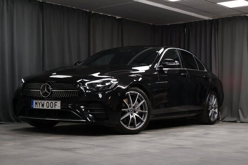 Svart Begagnad 2021 Mercedes E220 AMG Line Premium Sedan | 529 000 kr - Bild 1/4