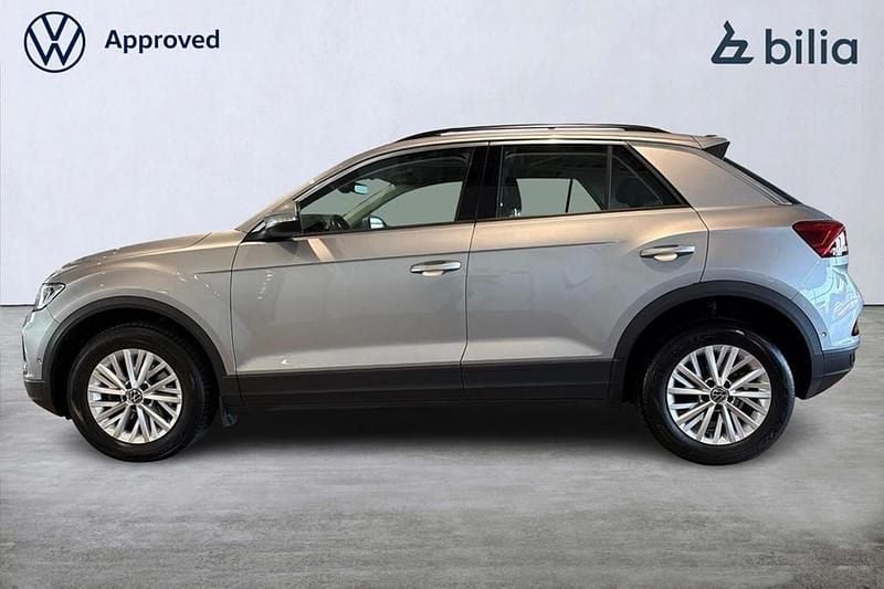 Silver Begagnad 2022 VW T-Roc Life SUV | 269 000 kr (Marknadspris) - Bild 1/4