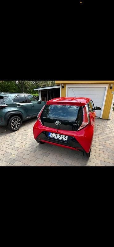 Begagnad 2015 Toyota Aygo Halvkombi | 49 999 kr (Bra pris) - Bild 1/3