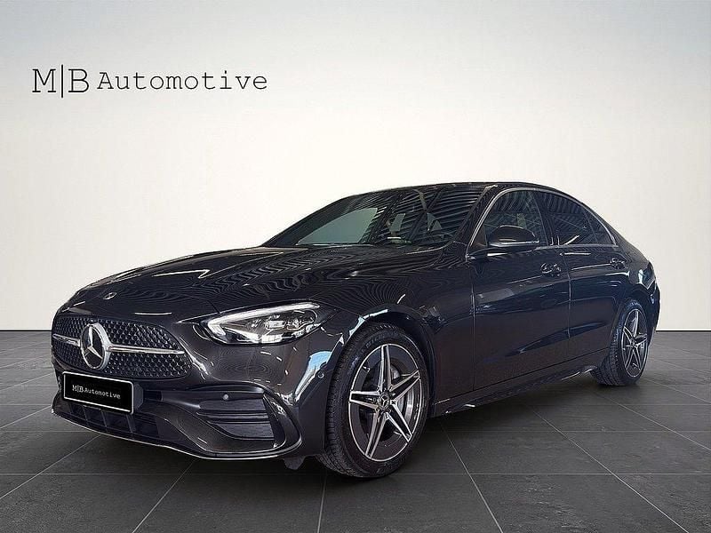 Grå Begagnad 2024 Mercedes C300e AMG line Sedan | 544 900 kr (Lite dyr) - Bild 1/4