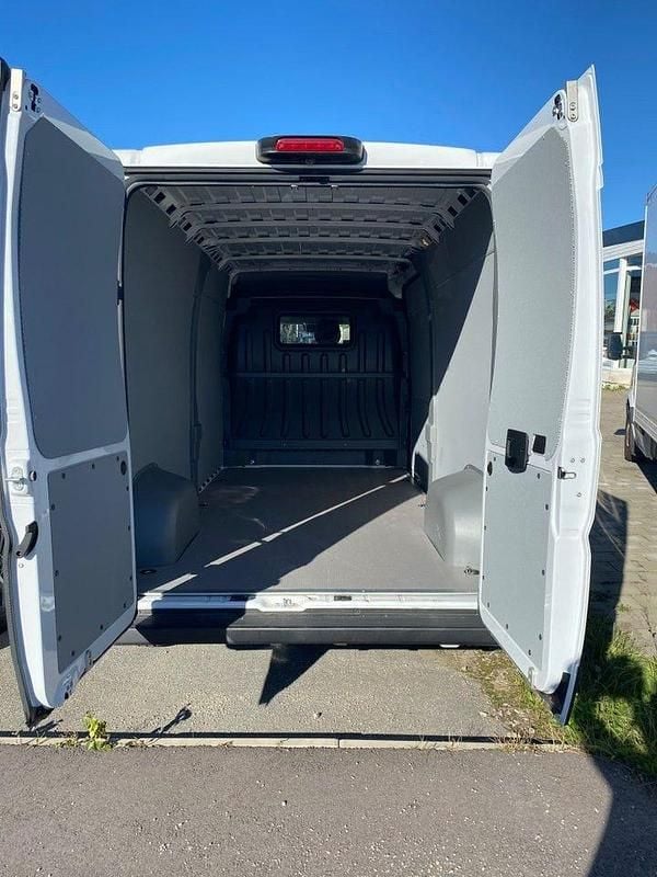 Begagnad Citroën Jumper Business Class 165 HK (121 kW) 2022 Vit (ice white) Minibuss