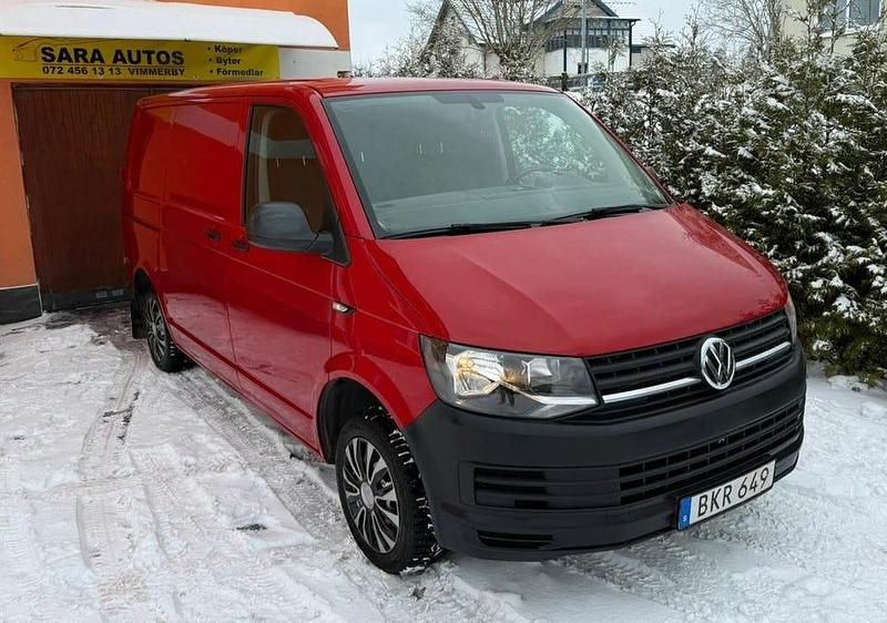 Begagnad VW T6 102 HK (75 kW) 2016 Röd Van