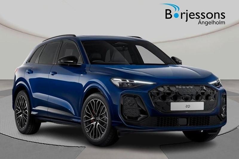 Navarrablå metallic Ny 2025 Audi Q5 S-Line SUV | 769 000 kr (Dyr) - Bild 1/4