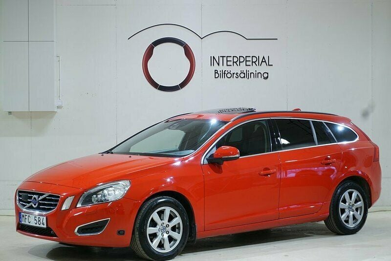 Begagnad Volvo V60 Summum 163 HK (119 kW) 2011 Röd Kombi