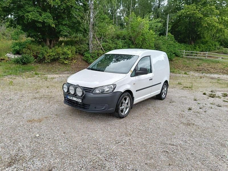 Vit Begagnad 2011 VW Caddy Minibuss | 38 900 kr (Marknadspris) - Bild 1/4