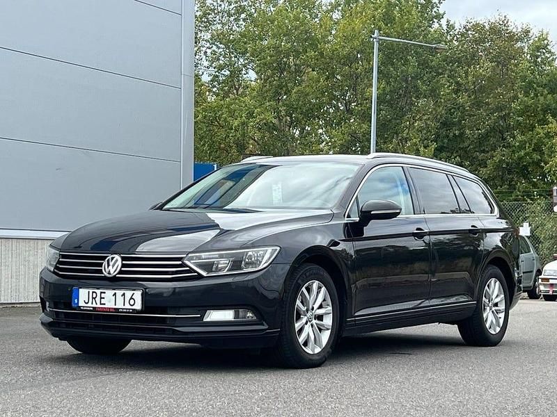 Svart Begagnad 2016 VW Passat Kombi | 114 900 kr (Bra pris) - Bild 1/4