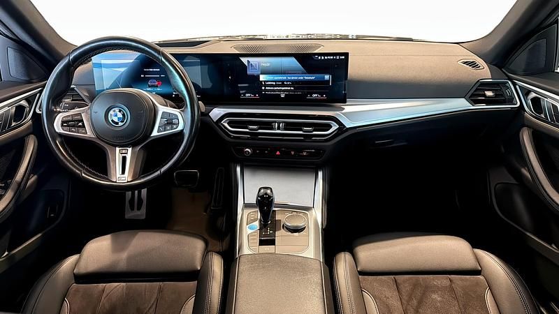 Begagnad BMW i4 Shadowline 442 kW (601 HK) 2023 Grå Sedan