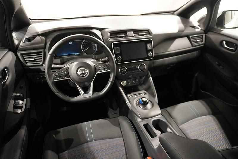 Begagnad Nissan Leaf 360º 110 kW (150 HK) 2022 Vit Halvkombi