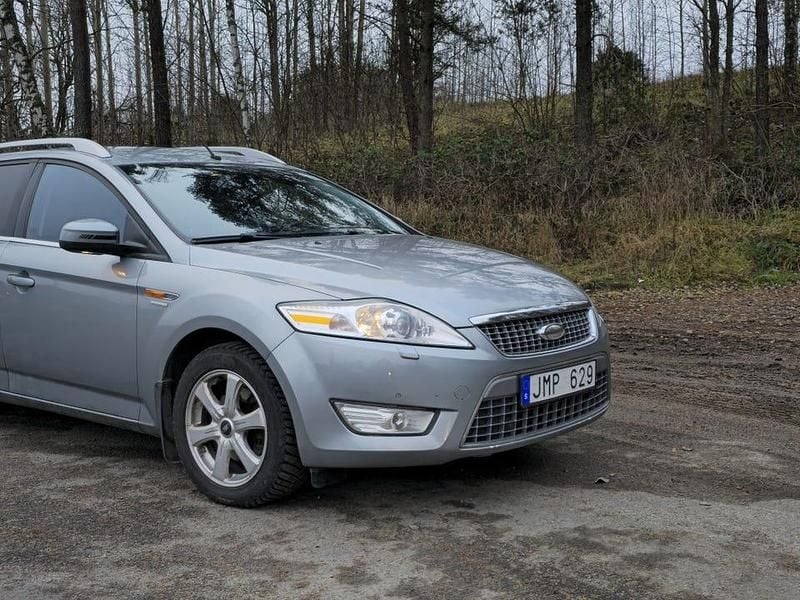 Begagnad Ford Mondeo Titanium 146 HK (107 kW) 2009 Grå Kombi