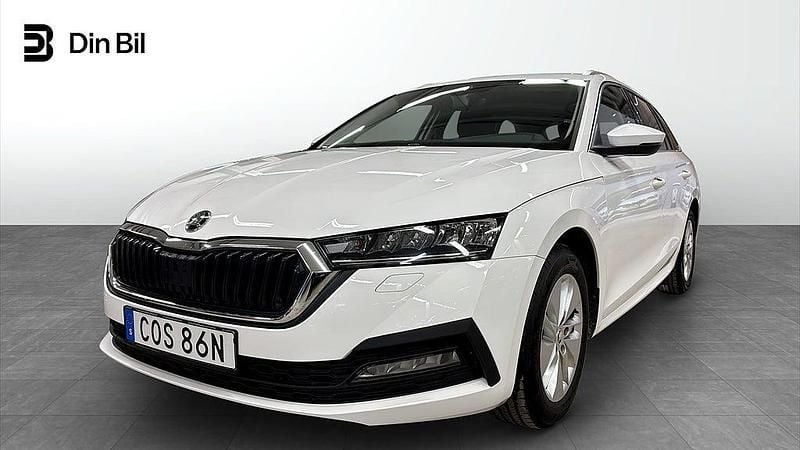 Vit Begagnad 2022 Skoda Octavia Ambition Kombi | 289 000 kr (Bra pris) - Bild 1/4