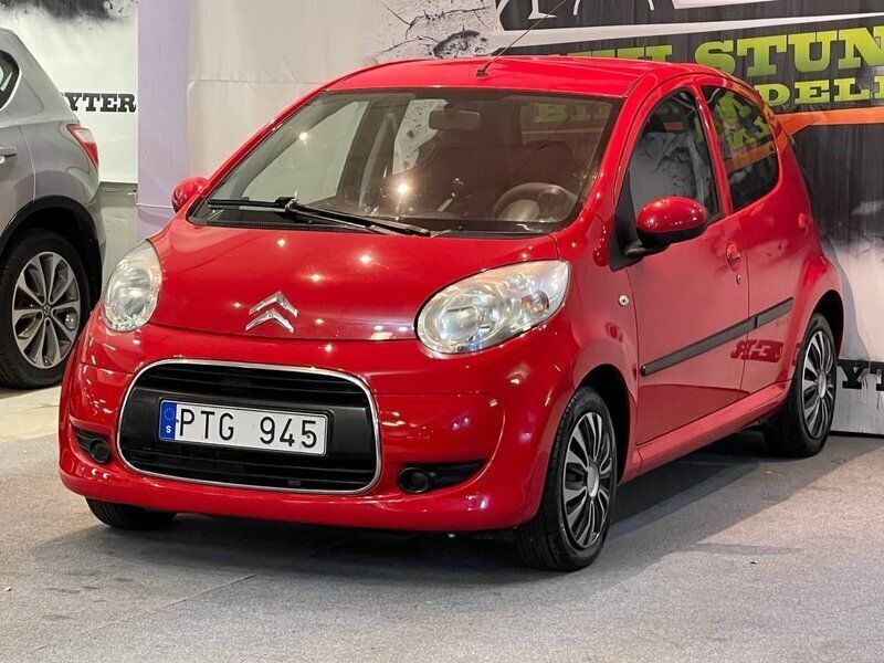 Röd Begagnad 2011 Citroën C1 Halvkombi | 59 900 kr (Lite dyr) - Bild 1/4