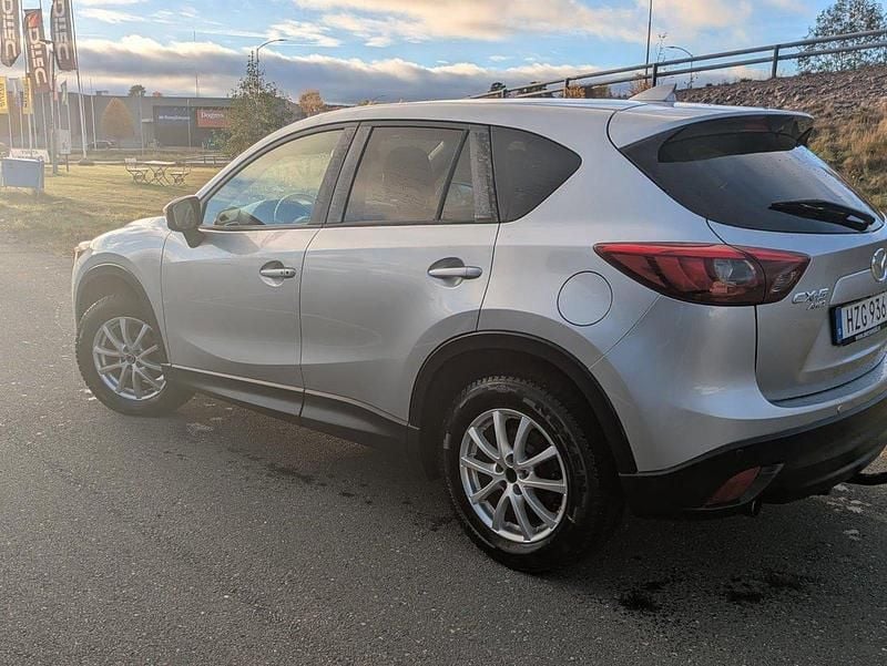 Grå Begagnad 2015 Mazda CX-5 SUV | 119 000 kr (Bra pris) - Bild 1/4