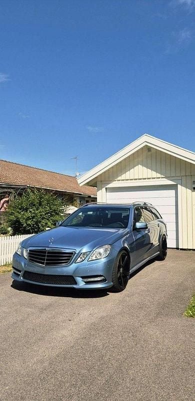Blå Begagnad 2012 Mercedes E250 AMG Kombi | 120 000 kr (Marknadspris) - Bild 1/2