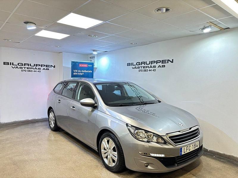 Grå Begagnad 2015 Peugeot 308 Active Kombi | 89 900 kr (Marknadspris) - Bild 1/4