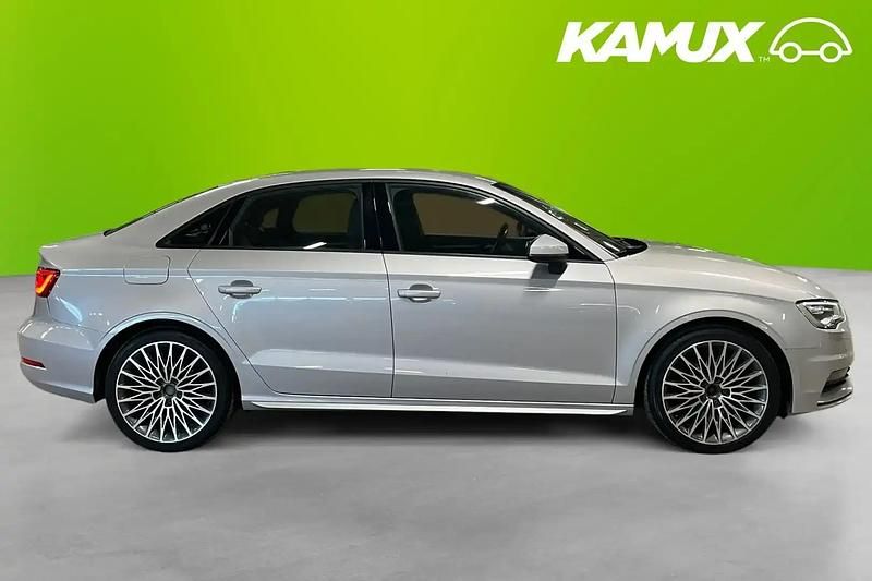 Begagnad Audi A3 Ambition 150 HK (110 kW) 2015 Grå Sedan