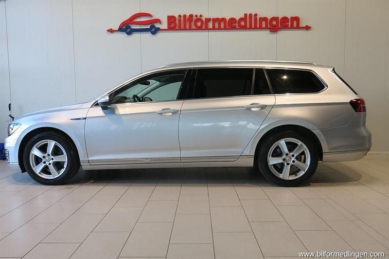 Begagnad VW Passat GTE 115 HK (84 kW) 2019 Silver samma som bilen Kombi