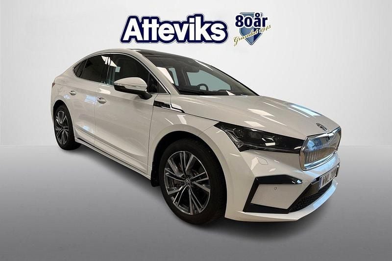 Vit Begagnad 2023 Skoda Enyaq iV SUV | 399 900 kr (Marknadspris) - Bild 1/4