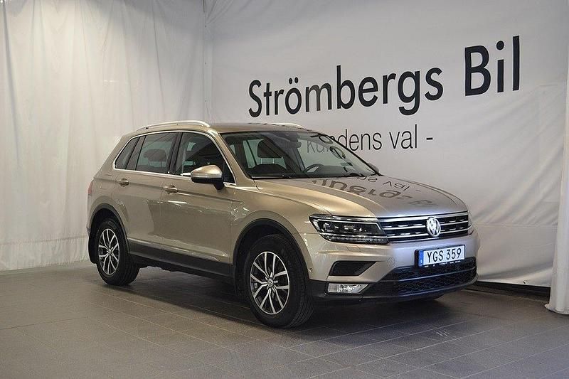 Ljusbrun (brun) Begagnad 2016 VW Tiguan Comfortline SUV | 169 000 kr (Marknadspris) - Bild 1/4