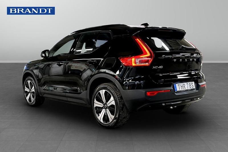 Begagnad Volvo XC40 Single Motor 175 kW (238 HK) 2023 Svart SUV