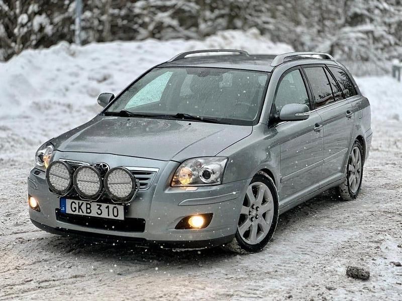 Begagnad 2008 Toyota Avensis Kombi | 35 000 kr (Marknadspris) - Bild 1/4