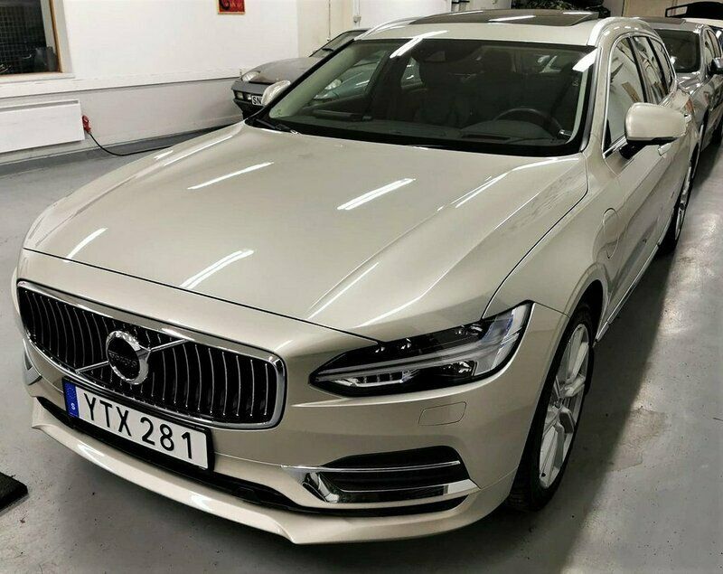 Begagnad Volvo V90 Inscription 320 HK (235 kW) 2017 Ljusbrun Kombi