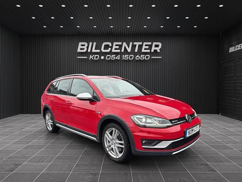 Röd Begagnad 2018 VW Golf Alltrack Kombi | 219 900 kr (Marknadspris) - Bild 1/4