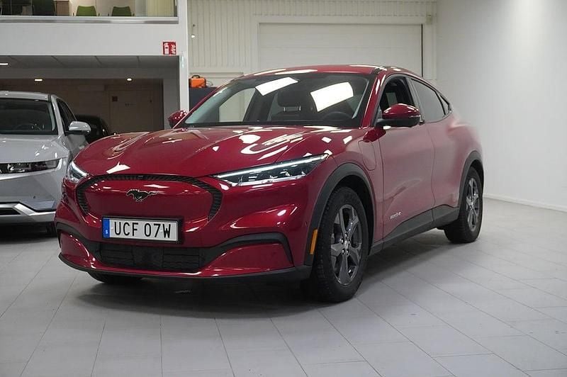 Begagnad Ford Mustang Mach-E Standard Range 221 kW (301 HK) 2021 Röd SUV